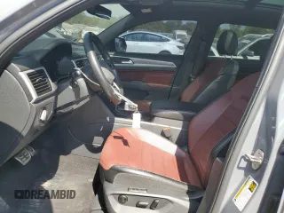 2022 Volkswagen Atlas SEL Premium R-Line z VIN 1V2FE2CA6NC208075, wystawiony jako Copart lot #61215525 z przebiegiem 56 441 mil mil oraz Szkoda całkowita • Salvage title. Historia ofert i sprzedaży dostępna na DreamBid. Obrazek 7.