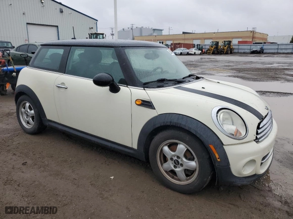 2011 MINI Cooper Hardtop with VIN WMWSU3C55BT095126, listed as a Copart auction lot 52447595 with 266,360 mi miles and Clean Title. Bid and sale history available at carsss.com. Image 4.