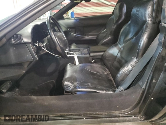 1994 Chevrolet Corvette z VIN 1G1YY32P8R5103280, wystawiony jako Copart lot #83605404 z przebiegiem 116 481 mil mil oraz Czysty tytuł • Clean title. Historia ofert i sprzedaży dostępna na DreamBid. Obrazek 7.