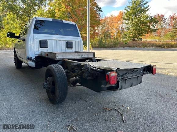 2020 Ram 3500 Chassis Cab Tradesman with VIN 3C7WRTCLXLG279872, listed as a Copart auction lot 44536985 with 221,829 mi miles and Clean Title. Bid and sale history available at carsss.com. Image 3.