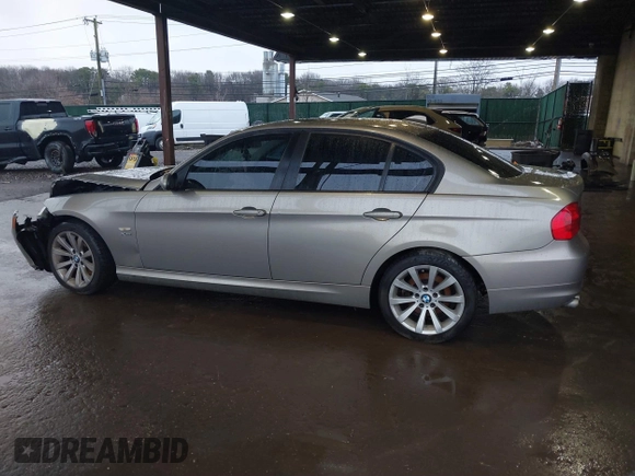 2010 BMW 3 Series 328i xDrive with VIN WBAPK5C58AA646490, listed as a IAAI auction lot 41200476 with 144,066 mi miles and . Bid and sale history available at DreamBid. Image 14.
