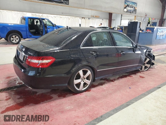 2011 Mercedes-Benz E 350 Luxury z VIN WDDHF8HB4BA355794, wystawiony jako Copart lot #55311855 z przebiegiem 120 843 mil mil oraz Szkoda całkowita • Salvage title. Historia ofert i sprzedaży dostępna na DreamBid. Obrazek 3.