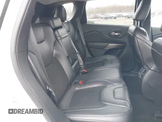 2019 Jeep Cherokee Altitude с VIN 1C4PJMLBXKD352384, выставлен на аукционе IAAI как лот 42059752 с пробегом 79 640 миль миль и . История ставок и продаж доступна на DreamBid. Изображение 8.