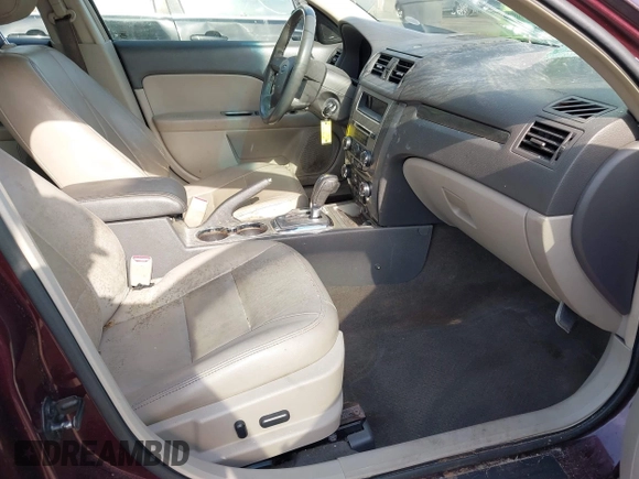 2011 Ford Fusion SEL with VIN 3FAHP0JA2BR295682, listed as a IAAI auction lot 41797768 with 275,330 mi miles. Bid and sale history available at carsss.com. Image 5.