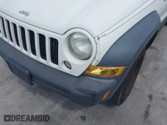 2007 Jeep Liberty Sport with VIN 1J4GL48K57W561086, listed as a IAAI auction lot 42094277 with 172,867 mi miles. Bid and sale history available at carsss.com. Image 6.