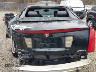 2011 Cadillac STS RWD z VIN 1G6DW6ED8B0159384, wystawiony jako IAAI lot #41840796 z przebiegiem 209 953 mil mil oraz . Historia ofert i sprzedaży dostępna na DreamBid. Obrazek 6.