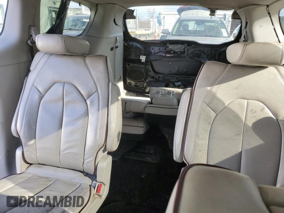 2017 Chrysler Pacifica Limited with VIN 2C4RC1GG2HR836062, listed as a Copart auction lot 50992405 with 135,333 mi miles and Salvage Title. Bid and sale history available at DreamBid. Image 10.
