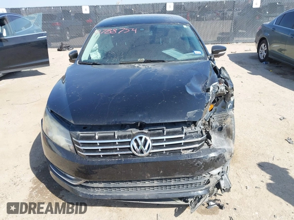 2015 Volkswagen Passat SEL Premium z VIN 1VWCV7A30FC024271, wystawiony jako IAAI lot #41788754 z przebiegiem 108 278 mil mil oraz . Historia ofert i sprzedaży dostępna na DreamBid. Obrazek 12.