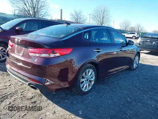 2018 Kia Optima LX with VIN 5XXGT4L31JG267327, listed as a IAAI auction lot 41800796 with 1 mi miles. Bid and sale history available at carsss.com. Image 4.