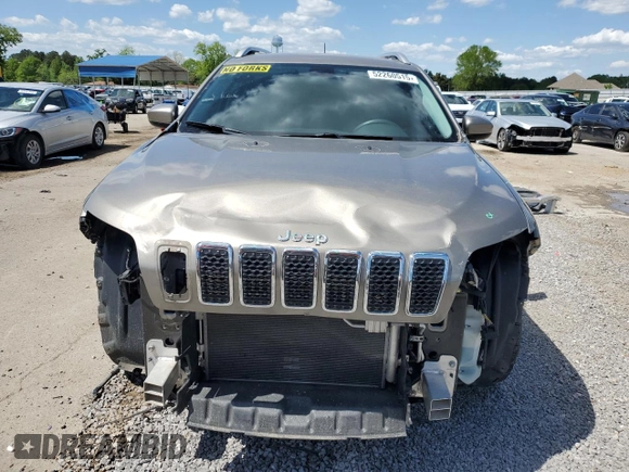 2019 Jeep Cherokee Latitude with VIN 1C4PJLCB5KD344705, listed as a Copart auction lot 52260515 with 110,894 mi miles and Salvage Title. Bid and sale history available at carsss.com. Image 5.