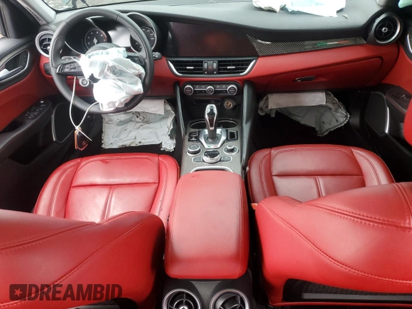 2021 Alfa Romeo Giulia Ti z VIN ZARFANBN3M7644625, wystawiony jako Copart lot #43411055 z przebiegiem Nie podano mil oraz Nie do naprawy • Non repairable. Historia ofert i sprzedaży dostępna na DreamBid. Obrazek 8.