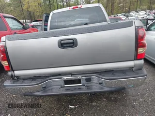 2006 Chevrolet Silverado 1500 Work Truck with VIN 1GCEC14XX6Z131418, listed as a IAAI auction lot 41917611 with 167,690 mi miles. Bid and sale history available at carsss.com. Image 16.