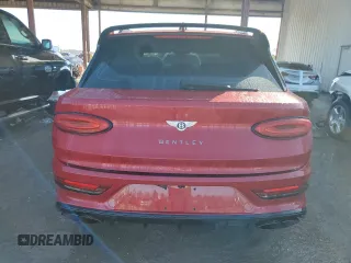 2023 Bentley Bentayga z VIN SJAAT2ZV8PC021680, wystawiony jako Copart lot #39350374 z przebiegiem 2441 mil mil oraz . Historia ofert i sprzedaży dostępna na DreamBid. Obrazek 6.