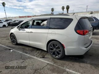 2020 Chrysler Pacifica Limited z VIN 2C4RC1GG1LR267164, wystawiony jako Copart lot #46910425 z przebiegiem 101 806 mil mil oraz Szkoda całkowita • Salvage title. Historia ofert i sprzedaży dostępna na DreamBid. Obrazek 2.