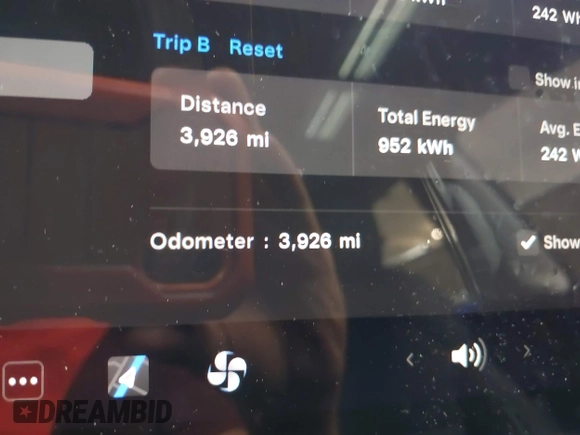 2025 Tesla Model 3 Long Range with VIN 5YJ3E1EA4SF952168, listed as a IAAI auction lot 42281783 with 3,926 mi miles and . Bid and sale history available at DreamBid. Image 15.