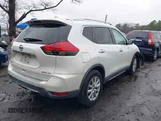 2017 Nissan Rogue SV with VIN KNMAT2MV3HP563723, listed as a IAAI auction lot 41967728 with 78,251 mi miles and . Bid and sale history available at carsss.com. Image 4.