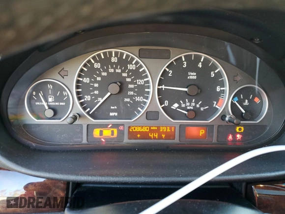 2004 BMW 3 Series 330i with VIN WBAEV53464KM36409, listed as a Copart auction lot 89025775 with 208,680 mi miles and Salvage Title. Bid and sale history available at carsss.com. Image 9.