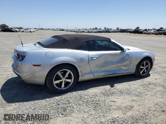 2011 Chevrolet Camaro 1LT z VIN 2G1FB3DD1B9193909, wystawiony jako Copart lot #56000395 z przebiegiem 110 248 mil mil oraz Szkoda całkowita • Salvage title. Historia ofert i sprzedaży dostępna na DreamBid. Obrazek 3.