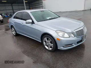 2013 Mercedes-Benz E-Class E 350 Luxury with VIN WDDHF8JB9DA663167, listed as a IAAI auction lot 41985122 with 131,025 mi miles. Bid and sale history available at carsss.com. Image 1.