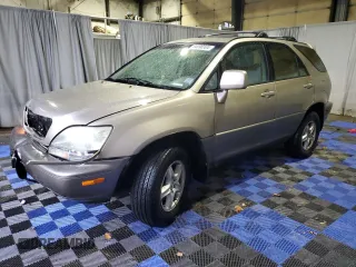 2001 Lexus RX 300 with VIN JTJHF10UX10170343, listed as a Copart auction lot 84096504 with 266,931 mi miles and Salvage Title. Bid and sale history available at carsss.com. Image 1.
