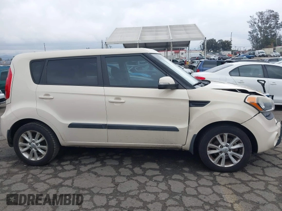 2013 Kia Soul + z VIN KNDJT2A63D7756770, wystawiony jako IAAI lot #41528323 z przebiegiem 124 423 mil mil oraz . Historia ofert i sprzedaży dostępna na DreamBid. Obrazek 14.