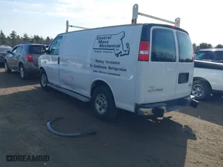 2019 GMC Savana Cargo Van with VIN 1GTW7AFG5K1210624, listed as a IAAI auction lot 41786354 with 105,345 mi miles. Bid and sale history available at carsss.com. Image 3.