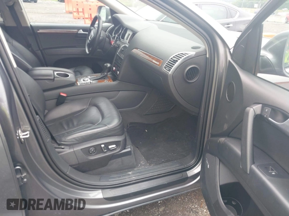 2014 Audi Q7 Premium Plus with VIN WA1LGAFE1ED003856, listed as a IAAI auction lot 42183101 with 91,696 mi miles and . Bid and sale history available at DreamBid. Image 5.