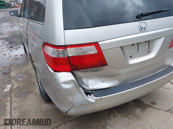 2006 Honda Odyssey EX-L with VIN 5FNRL38656B401515, listed as a IAAI auction lot 40887899 with 241,327 mi miles. Bid and sale history available at carsss.com. Image 6.
