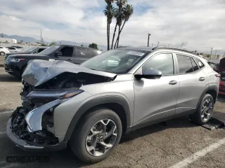 2025 Chevrolet Trax LT with VIN KL77LHEP0SC088430, listed as a Copart auction lot 51045945 with 3,182 mi miles and Salvage Title. Bid and sale history available at carsss.com. Image 1.