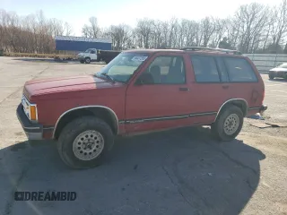 1993 Chevrolet Blazer z VIN 1GNDT13W9P2194015, wystawiony jako Copart lot #48327255 z przebiegiem 188 591 mil mil oraz Szkoda całkowita • Salvage title. Historia ofert i sprzedaży dostępna na DreamBid. Obrazek 1.