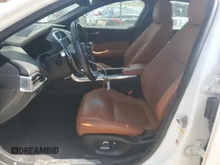 2020 Jaguar XE R-Dynamic S z VIN SAJAT4GX1LCP61713, wystawiony jako Copart lot #44902675 z przebiegiem 79 164 mil mil oraz Szkody całkowita. Historia ofert i sprzedaży dostępna na DreamBid. Obrazek 7.