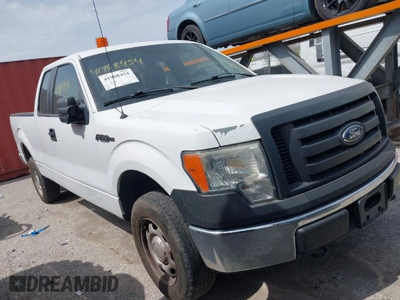 2012 Ford F-150 XL with VIN 1FTEX1EM9CKD38640, listed as a IAAI auction lot 41968454 with 188,557 mi miles. Bid and sale history available at carsss.com. Image 1.