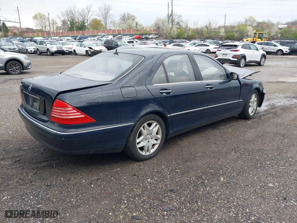 2006 Mercedes-Benz S-Class 3.7L with VIN WDBNF67J36A484169, listed as a IAAI auction lot 42021582 with 138,406 mi miles. Bid and sale history available at carsss.com. Image 4.
