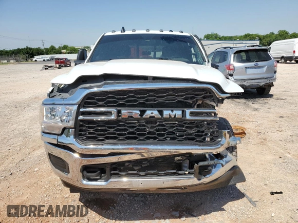 2024 Ram 2500 Tradesman z VIN 3C6UR5HL9RG141202, wystawiony jako Copart lot #56308845 z przebiegiem Nie podano mil oraz Szkoda całkowita • Salvage title. Historia ofert i sprzedaży dostępna na DreamBid. Obrazek 5.