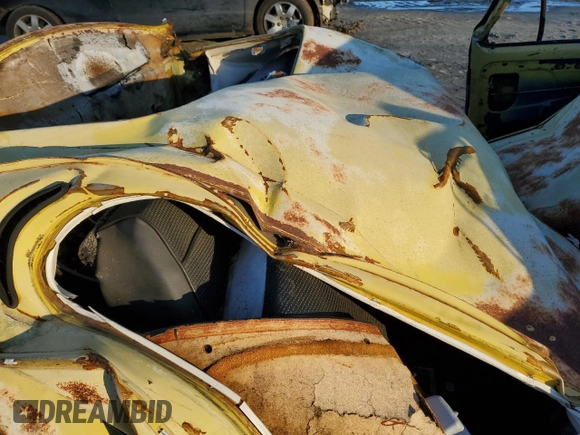 1973 Volkswagen Beetle with VIN 1332037341, listed as a Copart auction lot 41814485 with 95,231 mi miles and Non Repairable. Bid and sale history available at DreamBid. Image 10.