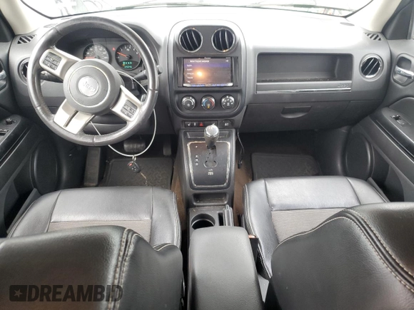 2013 Jeep Patriot Latitude z VIN 1C4NJRFB9DD274778, wystawiony jako Copart lot #58672365 z przebiegiem 125 246 mil mil oraz Czysty tytuł • Clean title. Historia ofert i sprzedaży dostępna na DreamBid. Obrazek 8.