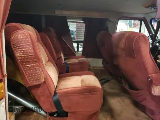 1985 Chevrolet Chevy Van z VIN 2GBEG25HXF4135062, wystawiony jako Copart lot #72788474 z przebiegiem 463 869 mil mil oraz Szkody całkowita. Historia ofert i sprzedaży dostępna na DreamBid. Obrazek 11.