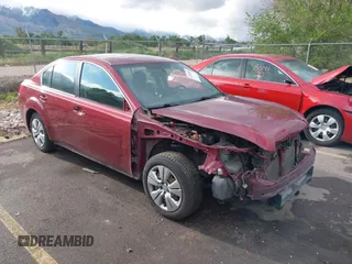 2013 Subaru Legacy 2.5i z VIN 4S3BMCA64D3031127, wystawiony jako IAAI lot #42201944 z przebiegiem 130 389 mil mil oraz . Historia ofert i sprzedaży dostępna na DreamBid. Obrazek 1.