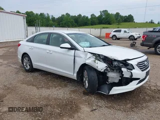 2015 Hyundai Sonata SE z VIN 5NPE24AF5FH083768, wystawiony jako IAAI lot #42269758 z przebiegiem 182 032 mil mil oraz . Historia ofert i sprzedaży dostępna na DreamBid. Obrazek 1.