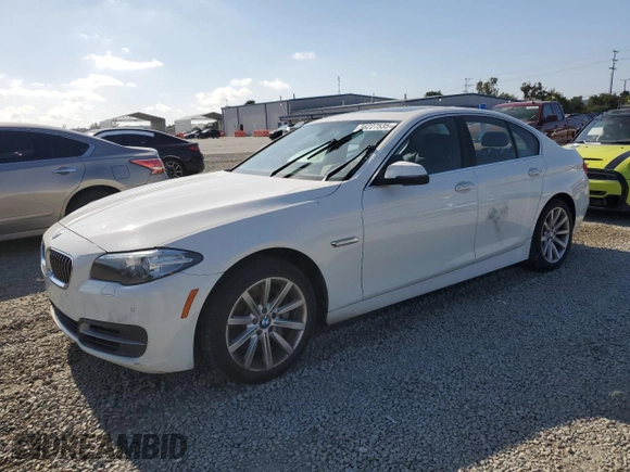 2014 BMW 5 Series 535d z VIN WBAXA5C53ED690940, wystawiony jako Copart lot #56227535 z przebiegiem 277 538 mil mil oraz Czysty tytuł • Clean title. Historia ofert i sprzedaży dostępna na DreamBid. Obrazek 1.