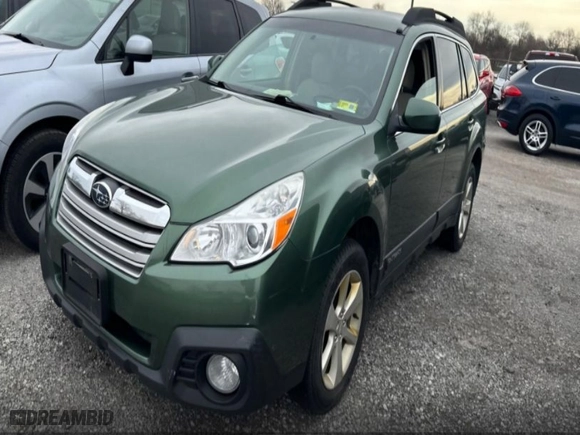 2013 Subaru Outback 2.5i Premium with VIN 4S4BRBCC8D3304189, listed as a IAAI auction lot 41940596 with NaN miles. Bid and sale history available at carsss.com. Image 2.