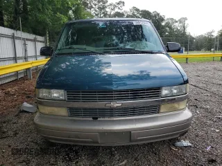 2002 Chevrolet Astro with VIN 1GNDM19X02B110895, listed as a Copart auction lot 70704784 with 176,736 mi miles and Salvage Title. Bid and sale history available at carsss.com. Image 5.