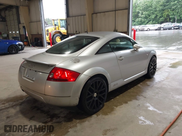 2000 Audi TT z VIN TRUUC28N3Y1026477, wystawiony jako IAAI lot #42367016 z przebiegiem 136 182 mil mil oraz . Historia ofert i sprzedaży dostępna na DreamBid. Obrazek 4.