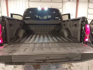 2017 Ford F-150 XL с VIN 1FTEW1EG3HFB15006, выставлен на аукционе IAAI как лот 41910607 с пробегом 111 648 миль миль и . История ставок и продаж доступна на DreamBid. Изображение 18.