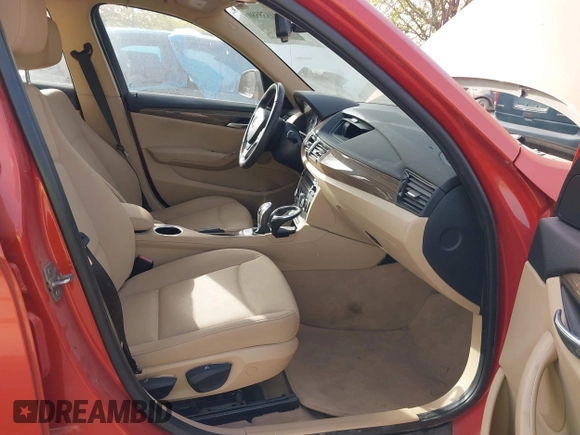 2014 BMW X1 sDrive28i with VIN WBAVM1C50EVW53376, listed as a IAAI auction lot 41838580 with 114,054 mi miles. Bid and sale history available at carsss.com. Image 5.