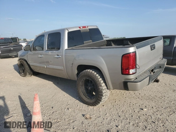 2008 GMC Sierra Denali z VIN 2GTEK638381159485, wystawiony jako Copart lot #49796715 z przebiegiem 240 284 mil mil oraz Szkoda całkowita • Salvage title. Historia ofert i sprzedaży dostępna na DreamBid. Obrazek 2.
