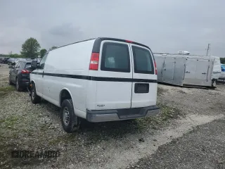 2018 Chevrolet Express Cargo z VIN 1GCWGAFG7J1906965, wystawiony jako Copart lot #56163435 z przebiegiem Nie podano mil oraz Szkoda całkowita • Salvage title. Historia ofert i sprzedaży dostępna na DreamBid. Obrazek 2.