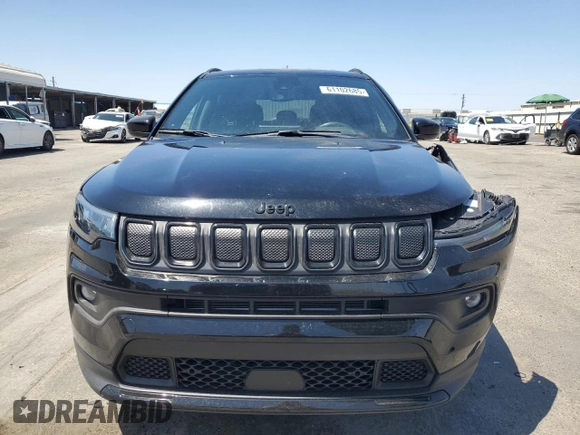 2022 Jeep Compass Latitude z VIN 3C4NJCBB6NT187791, wystawiony jako Copart lot #61102685 z przebiegiem 18 281 mil mil oraz Szkoda całkowita • Salvage title. Historia ofert i sprzedaży dostępna na DreamBid. Obrazek 5.