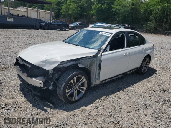 2013 BMW 3 Series 335i xDrive z VIN WBA3B9C51DF140819, wystawiony jako Copart lot #54215495 z przebiegiem 138 694 mil mil oraz Szkoda całkowita • Salvage title. Historia ofert i sprzedaży dostępna na DreamBid. Obrazek 1.