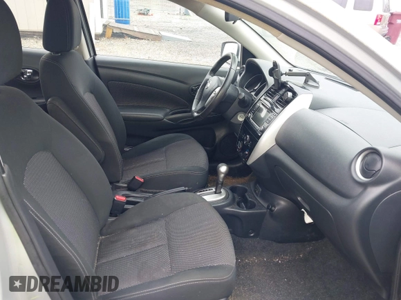 2017 Nissan Versa S Plus z VIN 3N1CN7AP0HL870285, wystawiony jako IAAI lot #41973511 z przebiegiem 141 166 mil mil oraz . Historia ofert i sprzedaży dostępna na DreamBid. Obrazek 5.